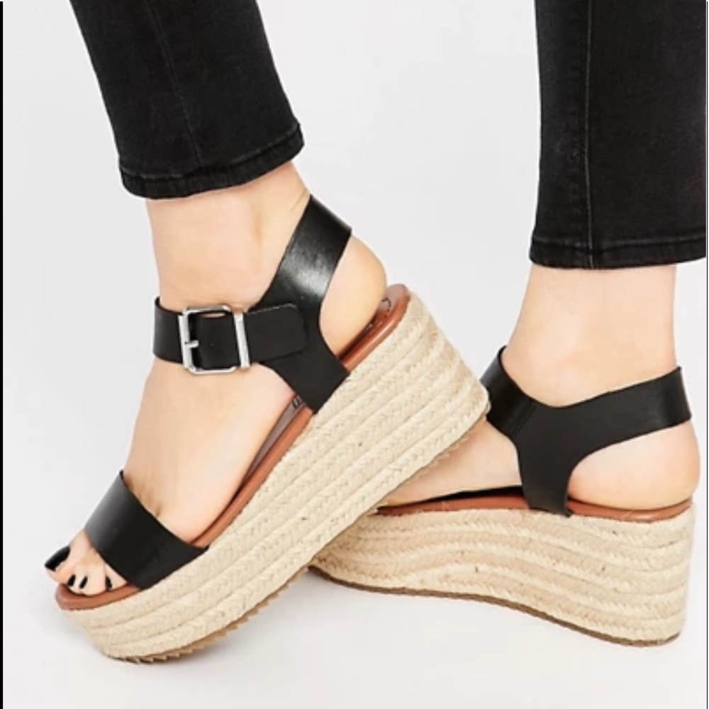 Steve Madden black leather platform  sandals